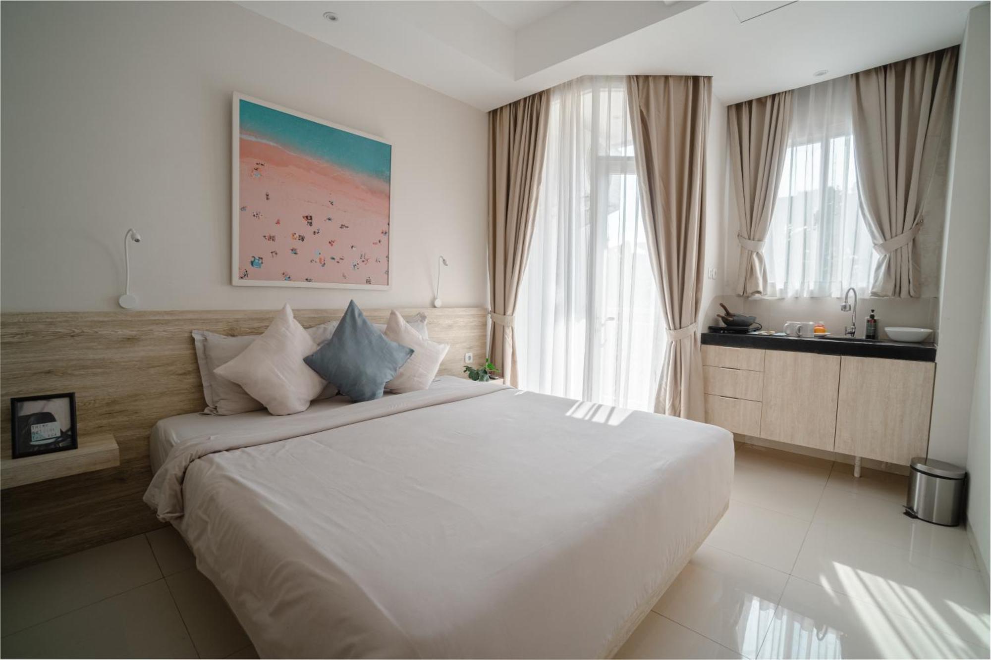 Bali Bustle Pararaton Coliving And Coworking Space Legian Kültér fotó