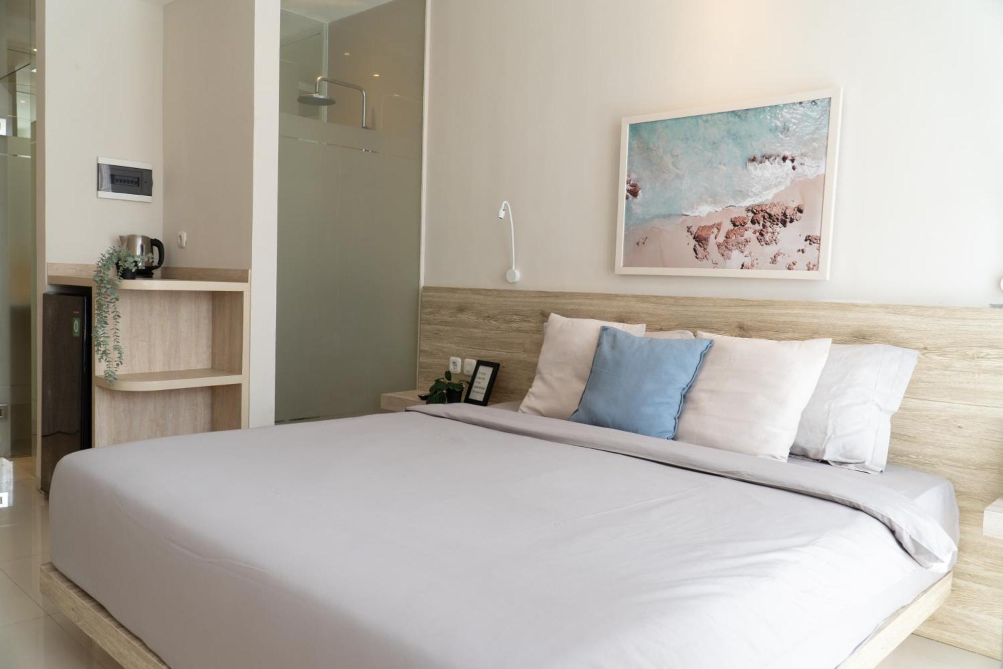 Bali Bustle Pararaton Coliving And Coworking Space Legian Kültér fotó